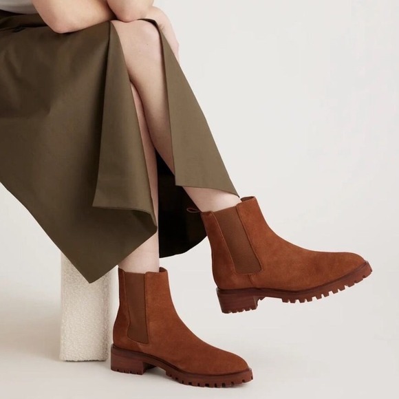 Quince Shoes - Quince Women's Cinnamon Suede Chelsea Boots 1.5" Lug Sole Size 8 NIB